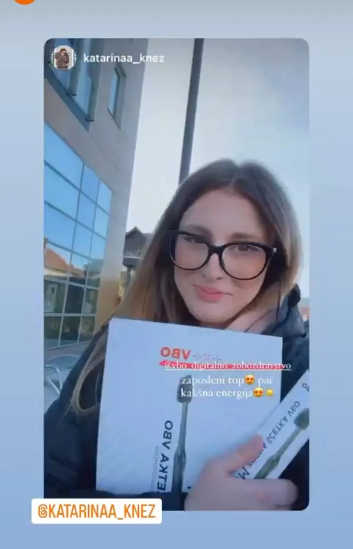 Instagram zgodba pacienta VBO o poravnavi z aparatom Invisalign